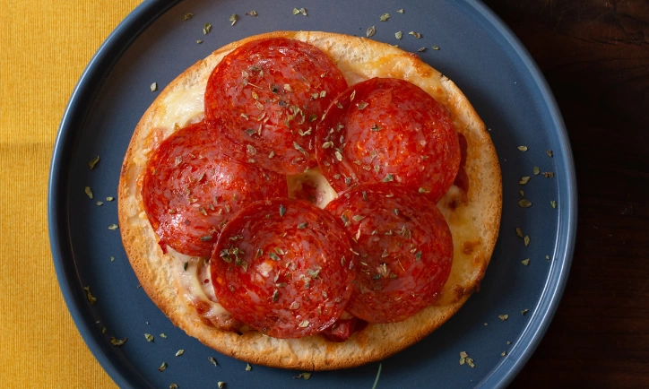 imagem destaque Mini pizza de calabresa