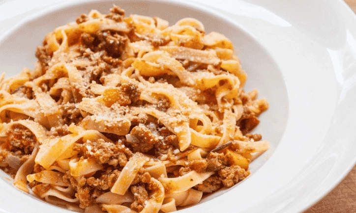 imagem destaque Talharim com ragu de carne cremoso